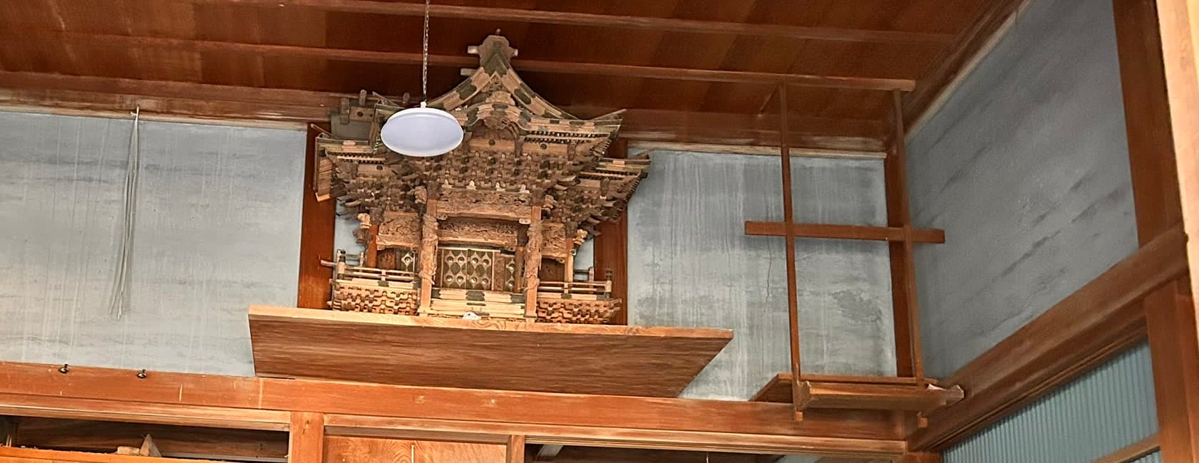 古民家の神棚
